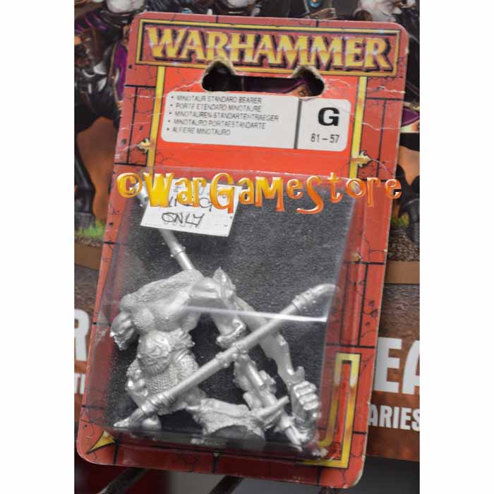 Warhammer Minotaur Standard Bearer